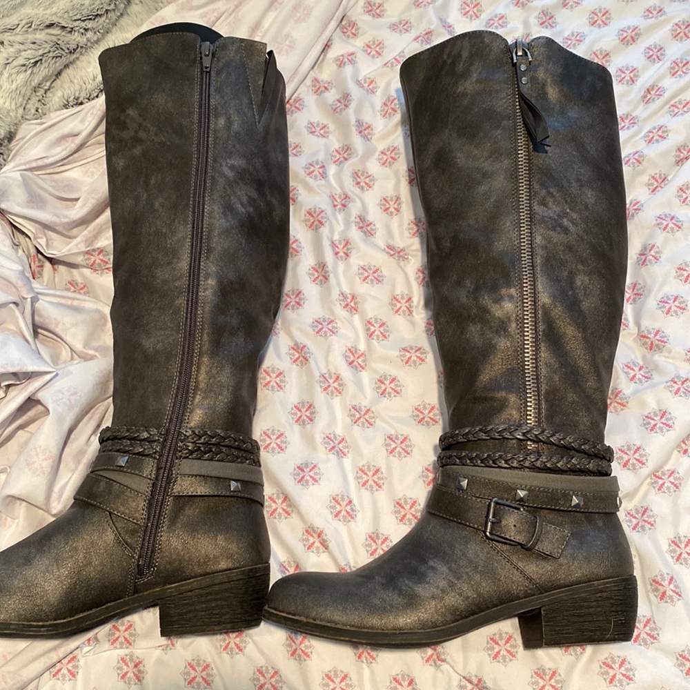 New grey knee high boots low heel Sonoma brand size 8 wide calf